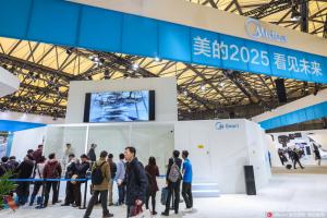 美的与库卡更进一步 分羹全球工业机器人四大家族