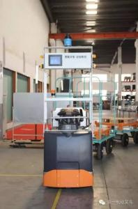 卓一AGV无人驾驶牵引车内测中