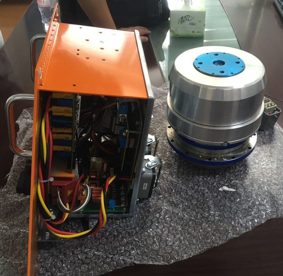 AGV驱动电机及控制器