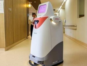 松下机器人进入宾馆 端茶倒水堪比女仆