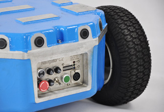 四轮差动机器人移动底盘  接口丰富 软件开源 室外巡检机器人 探险越野机器人