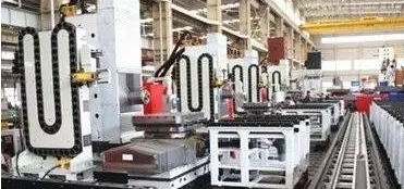 一个德国AGV+RFID全自动无人工厂