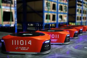 快仓：又挑又捡跑断腿？仓库里的机器人让小哥站着拿货