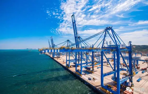 青岛港全自动化码头今日投运，你想知道的一切都在这里