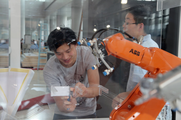 ABB为菜鸟网络提供机器人智能分拣方案？