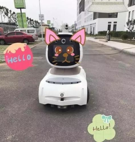 揭秘青岛安防机器人 这些小可爱能24小时巡逻