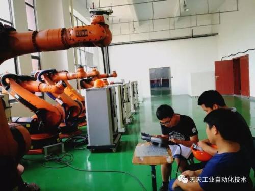 8月19日KUKA工业机器人免费培训课程报名中！