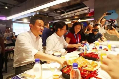 吃好喝好 | 快仓智能仓储机器人带你“品尝”新鲜美食