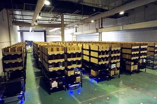 极智嘉科技：国药物流机器人仓库大曝光！