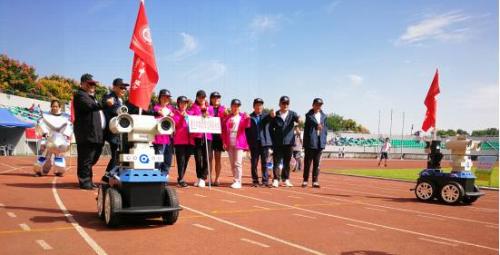 国自机器人助阵杭州市建兰中学第十八届田径运动会开幕式