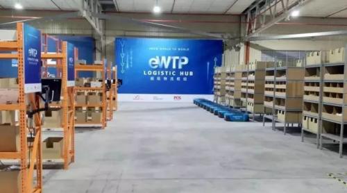 OMG| 马来西亚总理为快仓智能机器人疯狂打call