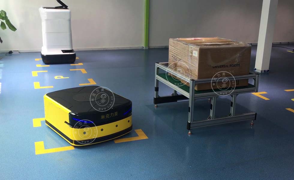 顶升无反光板激光AGV小车BW-500_中国AGV网(www.chinaagv.com) 顶升无反光板激光AGV小车BW-500_中国AGV网(www.chinaagv.com)