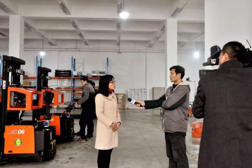 春节上班第一天艾吉威上了苏州新闻