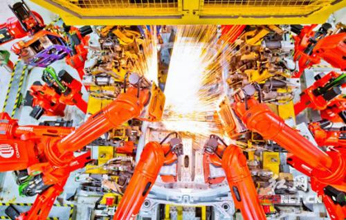 走进长沙“机器人工厂” 看世界级智能制造产业集群