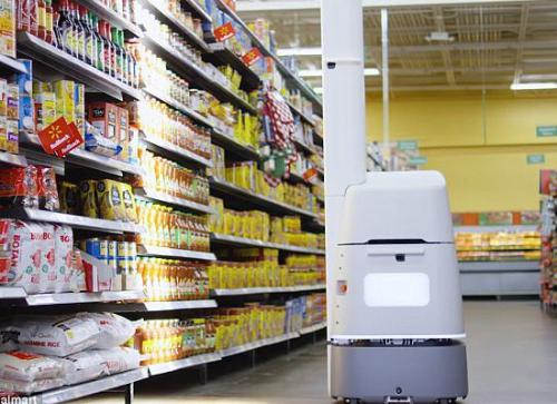 沃尔玛推货架机器人，90秒扫完一组货架