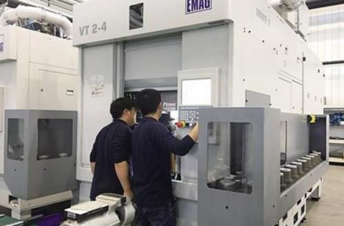 打破国外技术垄断 机器人“永川”焊接水平可达8级