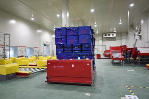 落成中国首个冷链自动化分拣中心，京东物流引领行业“人机CP”新浪潮