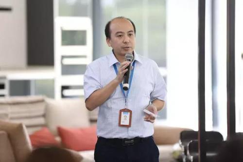  美的智能精益工厂探索人机共协 上演机器人之舞