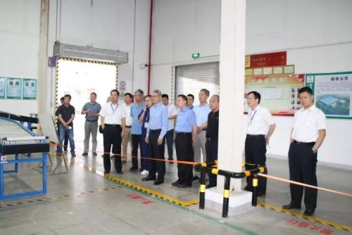 国控平顶山公司“货到人”机器人系统评审顺利通过， 市政协副主席李建华、国药控股副总裁蔡买松出席