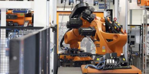 从机器人到智能工厂，美的走向现代智造