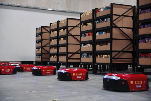 智能机器人提升拣货效率2.7倍 国美“新技术”举措落地实施