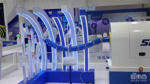 擎天柱、机械蛇、仿生蝙蝠，一大波奇葩机器人来袭！