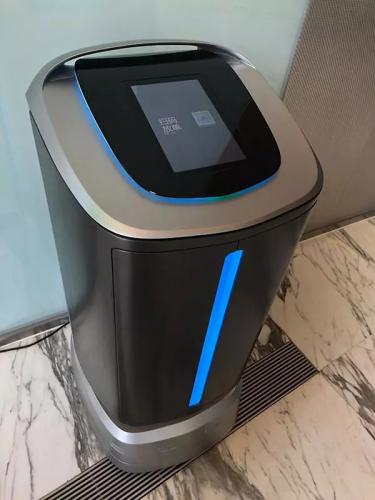 “您的外卖订单正在由机器人配送中”：探访送货机器人进楼宇