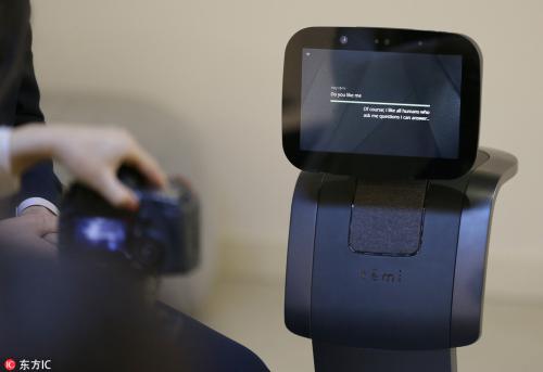 发展提速，服务机器人不断向行业渗透