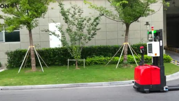 博众自然导航叉车制造业应用案例