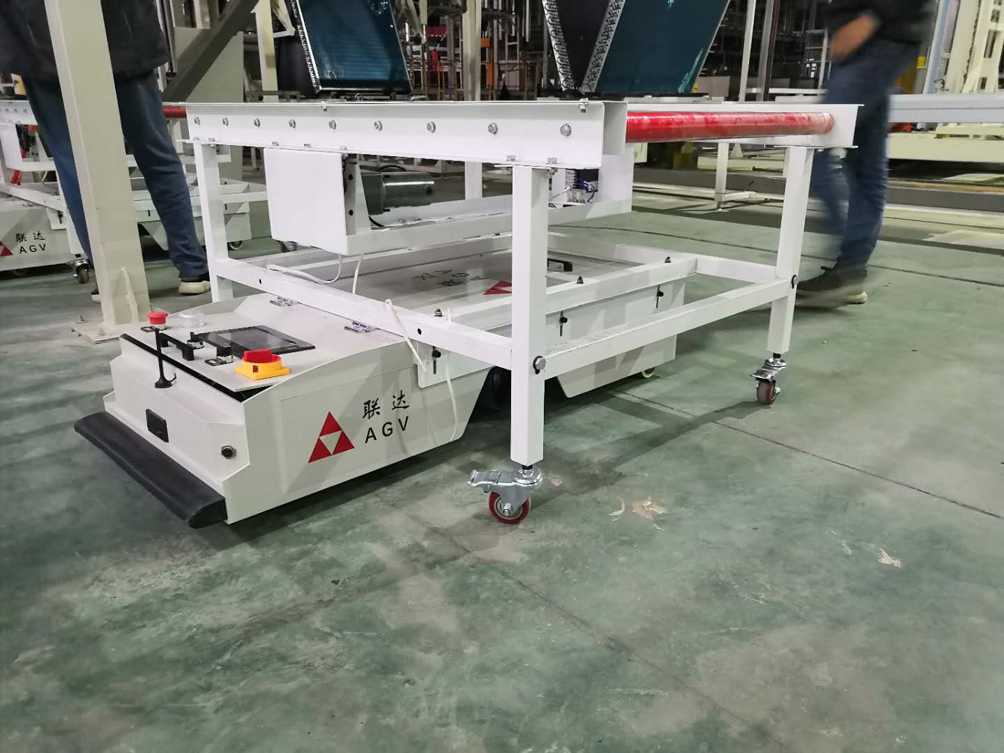 l联达潜伏滚筒转载型AGV_中国AGV网(www.chinaagv.com) l联达潜伏滚筒转载型AGV_中国AGV网(www.chinaagv.com)