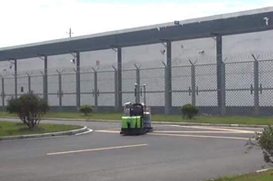 宇锋智能室外牵引AGV应用