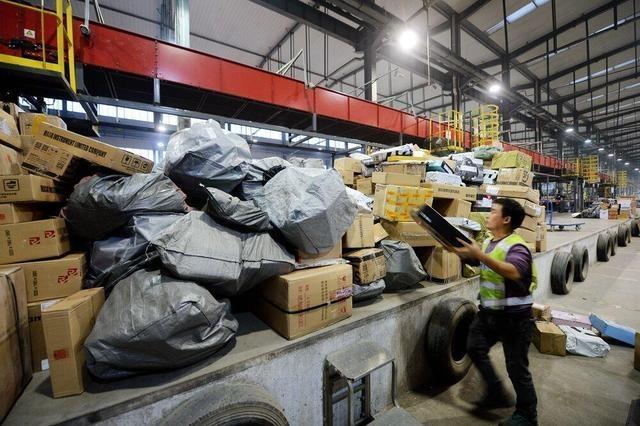 备战双11！物流“黑科技”大展身手，网友：快递员，再见！