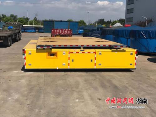 湖南首台“200吨重载AGV”投入使用
