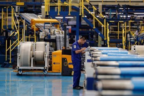 娃哈哈“迷”上机器人，这块产业蛋糕到底有多大？