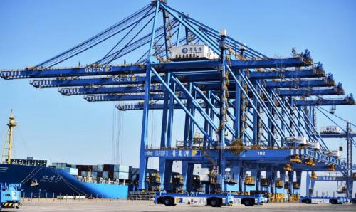 青岛港自动化码头运营两周年：自动化码头升级“智能+”