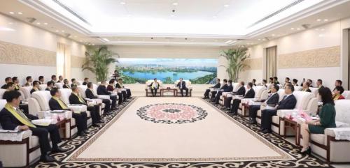 兰剑物流吴耀华董事长荣获影响济南经济人物