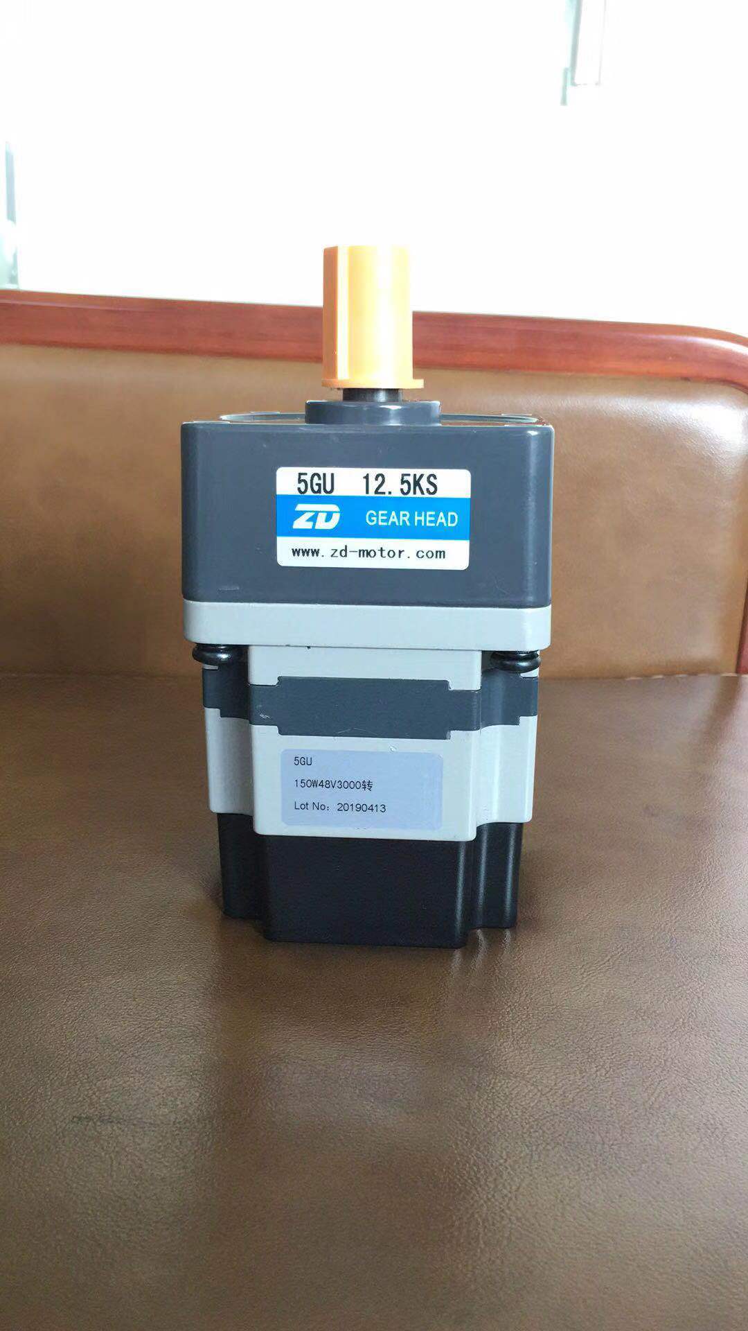 驱控一体伺服电机