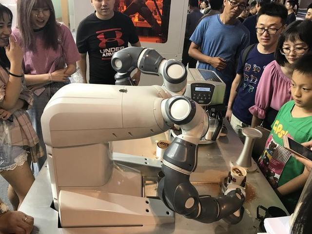 世界人工智能大会上大佬们都带来了啥新奇玩意