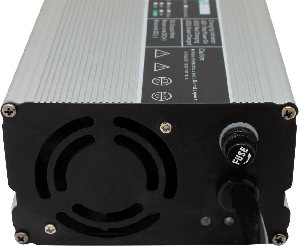 铅酸电池充电器12V25A电动叉车洗地机堆高车充电器厂家