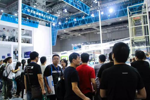 2019工博会，仙知机器人如何做到“技”压群雄，众人围观？