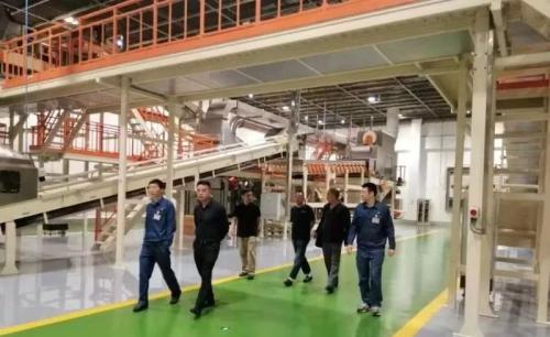 昆船公司副总经理颜洪波到恩施烟厂走访调研