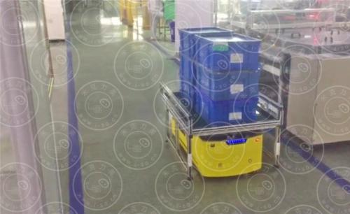 AGV机器人以一抵十 分拣中心的战斗机