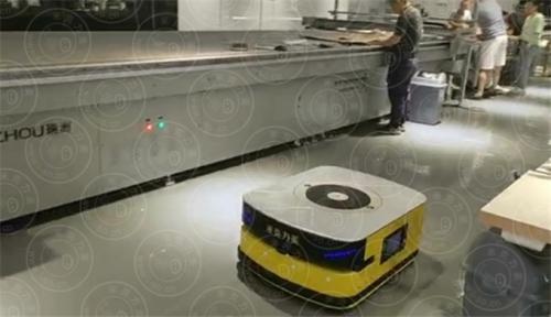 关于AGV机器人技术的发展方向探讨
