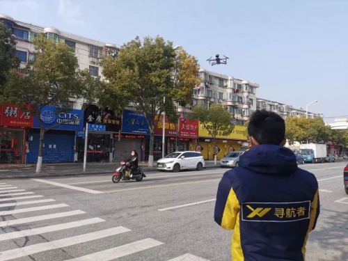 无人机+机器人+智慧平台，浦东这个镇管控疫情有一套！