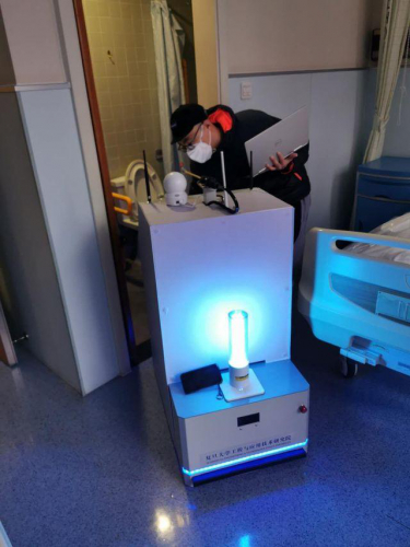 病房、门诊大厅、办公大楼均可用，复旦团队研发消毒机器人