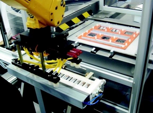 机器人包装_中国AGV网(www.chinaagv.com) 机器人包装_中国AGV网(www.chinaagv.com)