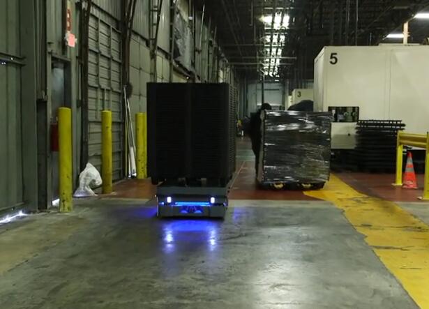  MiR500机器人帮助Cabka自动化托盘运输