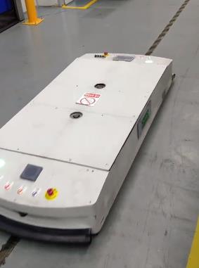 视频｜潜伏牵引式AGV移动搬运机器人-经典车型