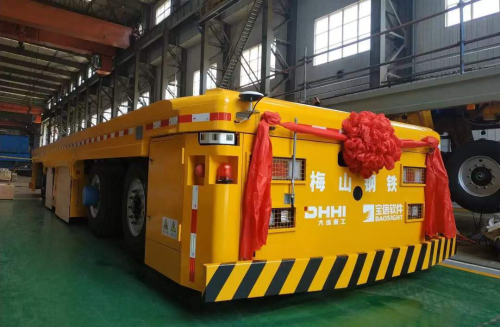 大连重工成功出产国内首台自然导航无人重型框架运输车