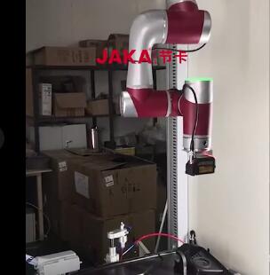 “机器人+视觉”实现汽车发动机壳体检测